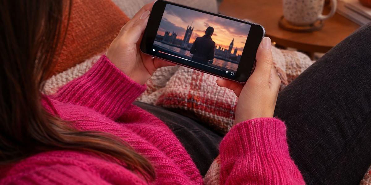 Rainy Days, Cosy Nights: The Best Phones for Streaming This Autumn